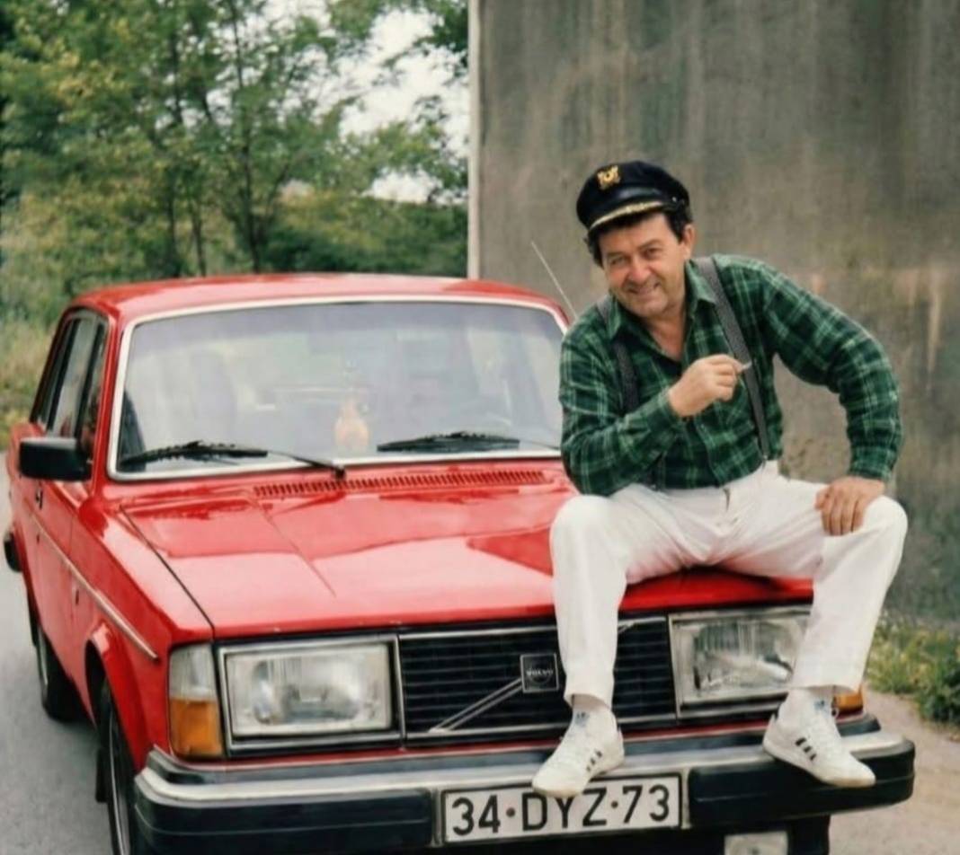 Yeşilçam'ın ünlülerini hiç böyle görmediz: İşte, 70'li, 80'li yılların albümü... 12